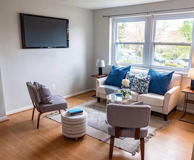 sala de estar - 1627 Massachusetts Ave SE