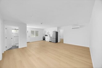 Building Photo - 1603 Vuelta Grande Ave