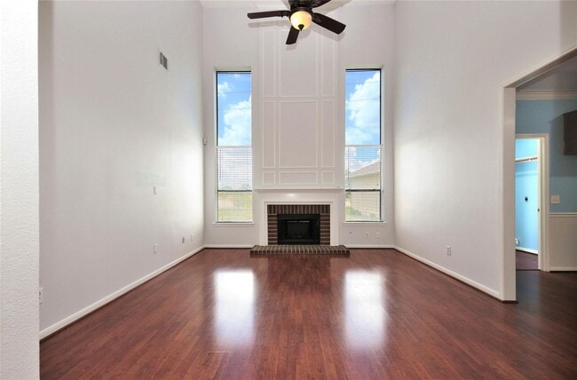 Building Photo - 10419 Pearl Dr