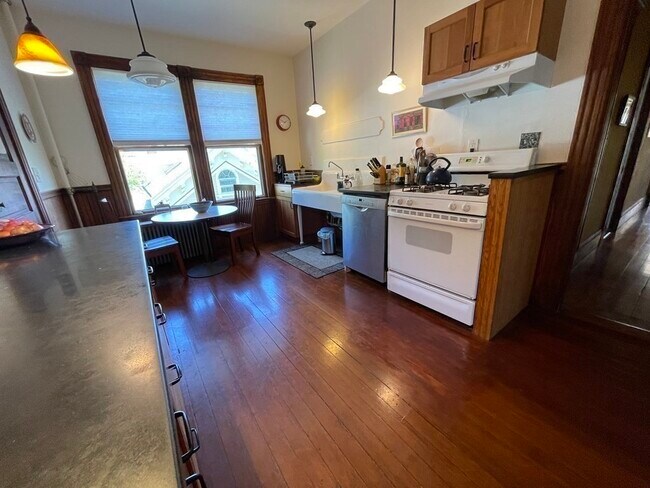 Building Photo - 27 Stanton Rd