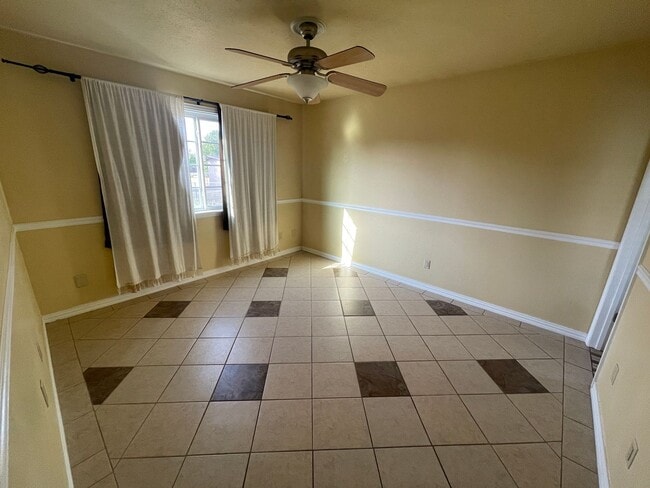 Building Photo - 2301 Dickens Dr