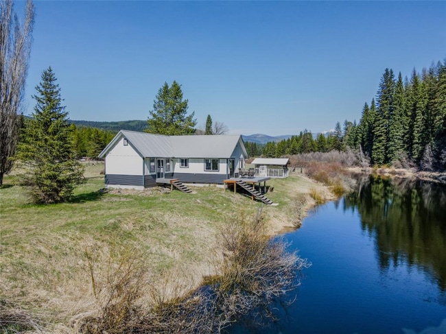 Foto del edificio - 29024 Yaak River Rd