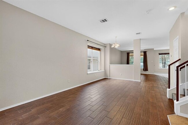 Building Photo - 319 Bandstand Ln