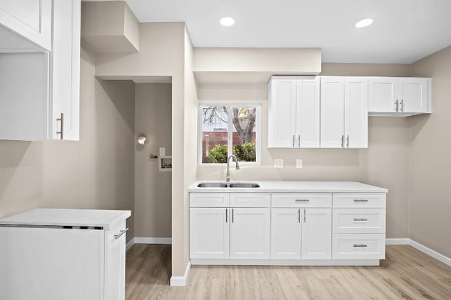 Building Photo - 38903 Palm Tree Way