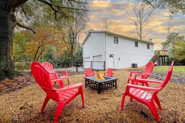 Foto del edificio - 2686 Timber Valley Dr