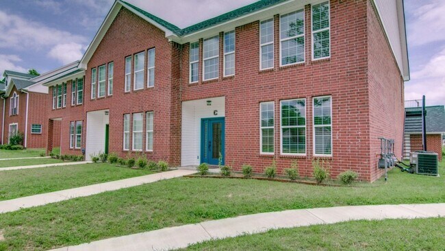 Foto del edificio - Townhouse for lease!