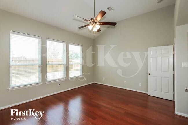 Foto del edificio - 13112 Shallow Falls Ln