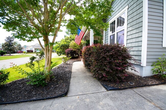 Building Photo - Cozy 3 Bedroom, 2 Bath, Fenced in Backyard in the Neighborhoods of Holly Ridge