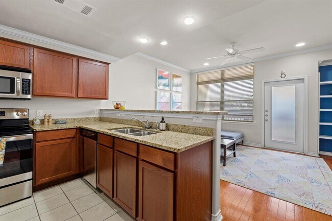 Foto del edificio - 305 E 31st St