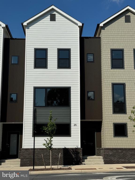 Foto del edificio - 210 E Piccadilly St