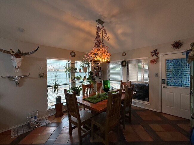 Building Photo - Beautifully updated home IN THE BLUFFS COMING SOON!