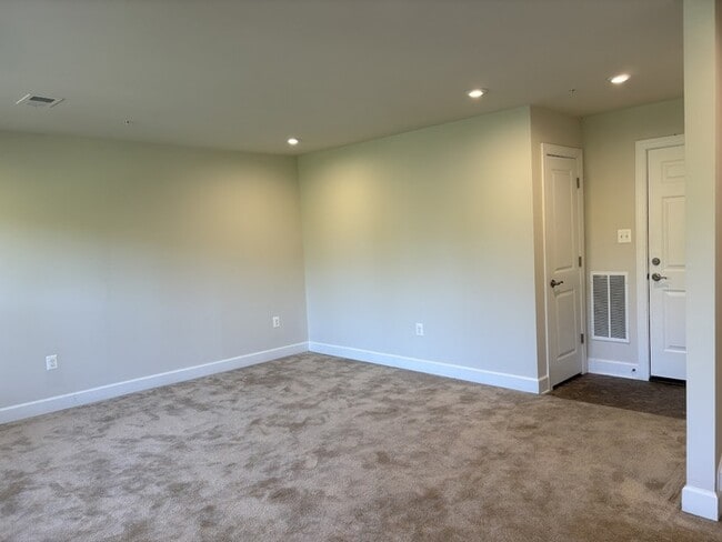 Building Photo - 116 Albany Pl