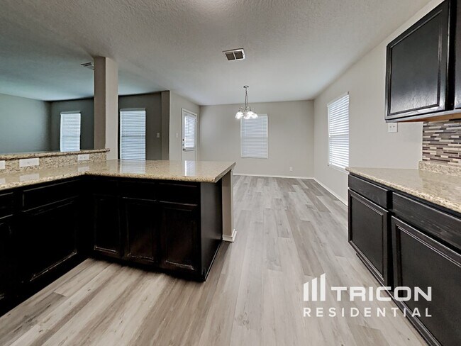 Foto del edificio - 6831 Freedom Ridge