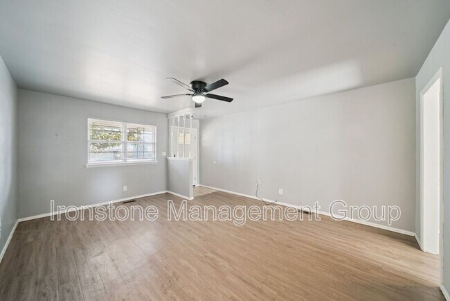 Foto del edificio - 5822 E 35th St