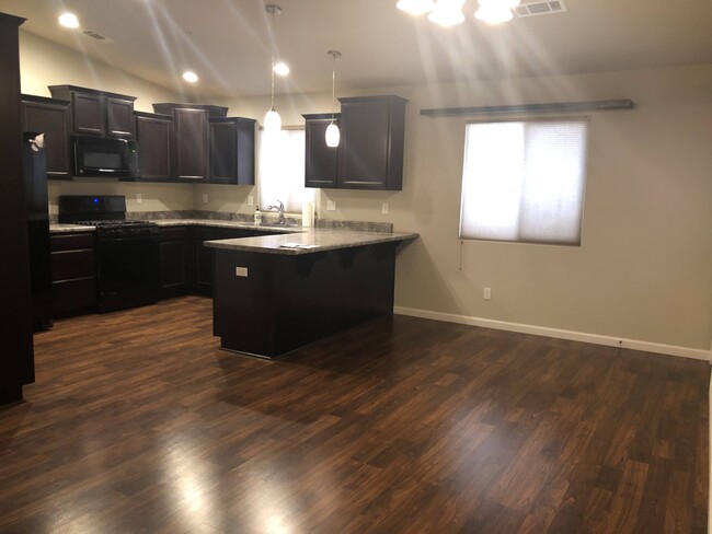Building Photo - 3245 Bridgewater Ct