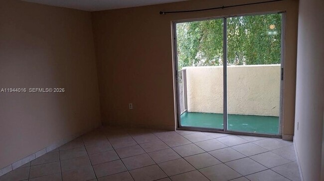 Foto del edificio - 1975 Normandy Dr