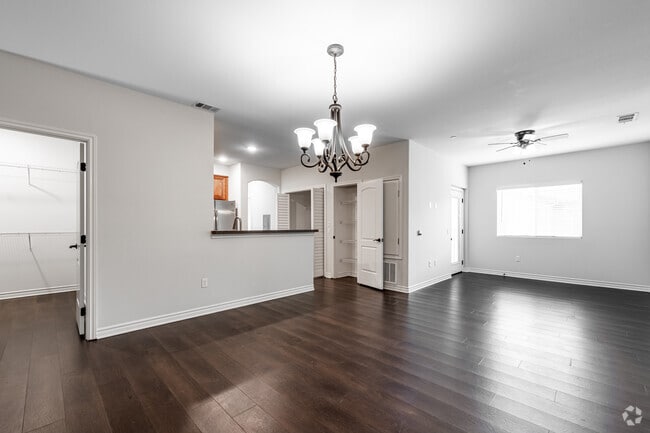 Fase 2 Plan 2 - 2HAB, 1BA - 952SF - Sala/Comedor - Santa Barbara Apartments