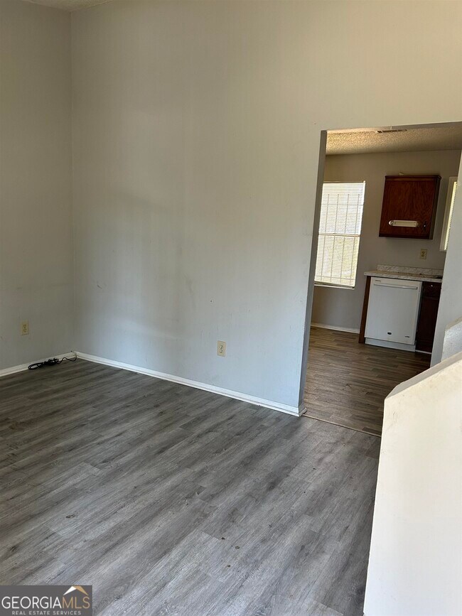 Building Photo - 5588 Fairington Pl