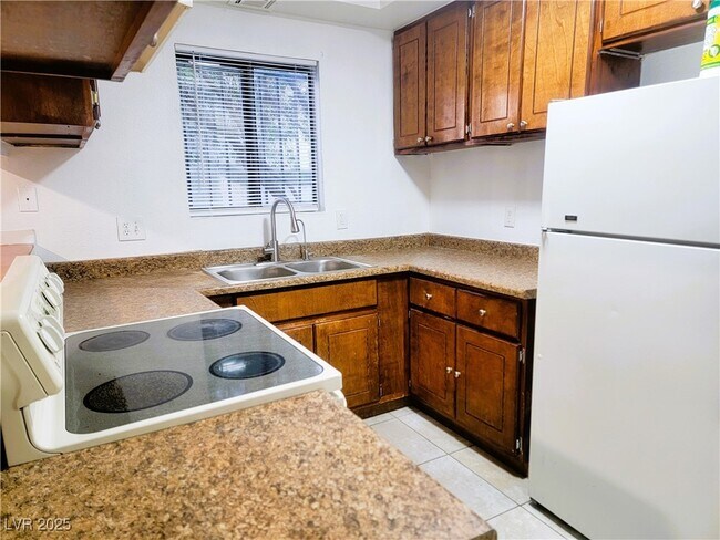 Building Photo - 6932 Kilgore Dr