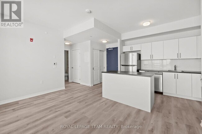 Photo du bâtiment - 607 - 397 CODDS ROAD