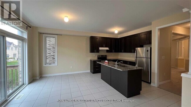 Photo du bâtiment - 1915 Douglas Langtree Dr