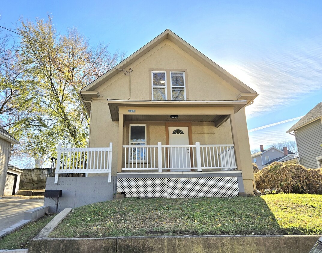 Foto principal - 328 Rosewood Ave