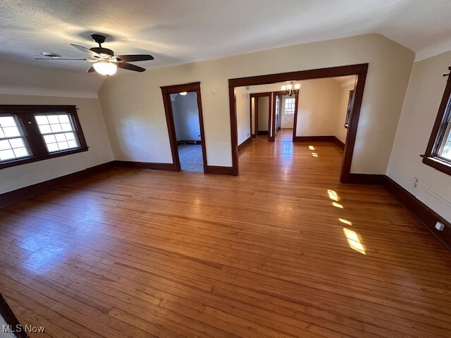Foto del edificio - 12814 Lakeshore Blvd