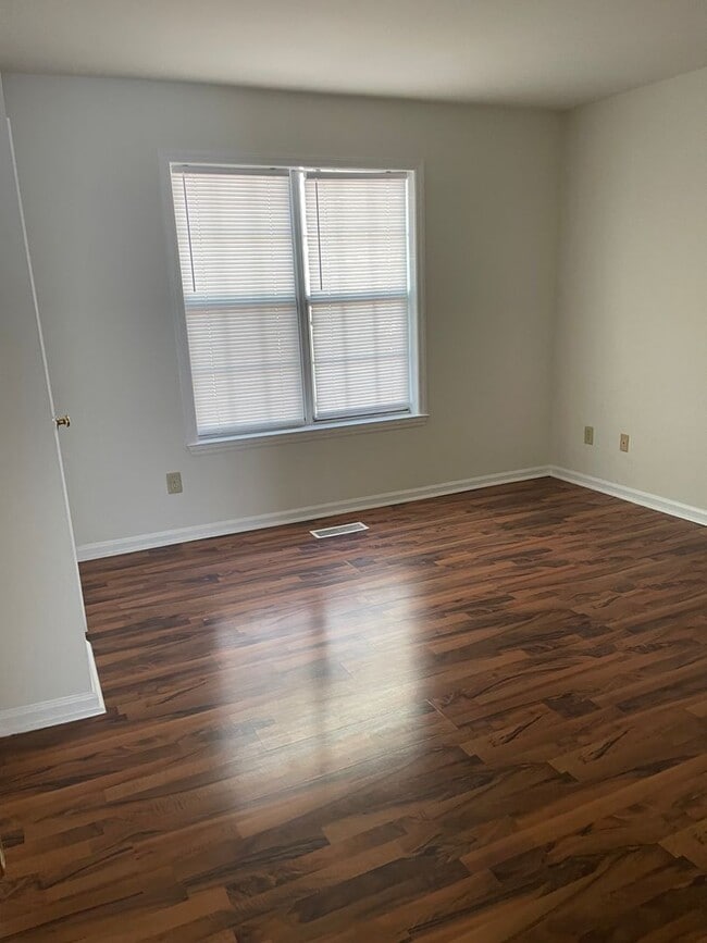 Foto del edificio - 6700 Bevington Ridge Rd