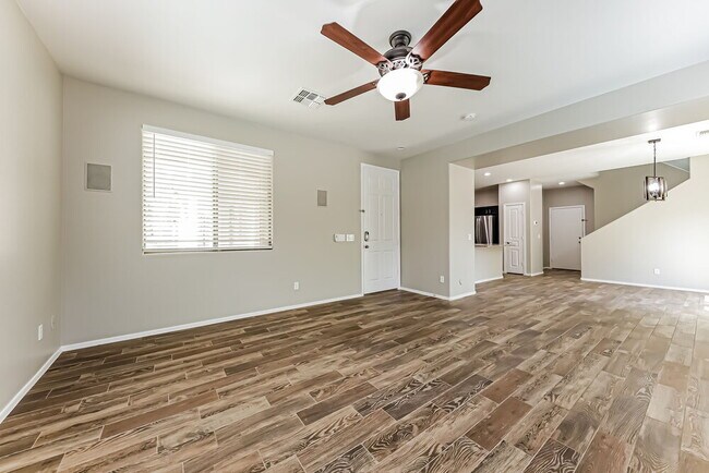 Building Photo - 129 E Catclaw St