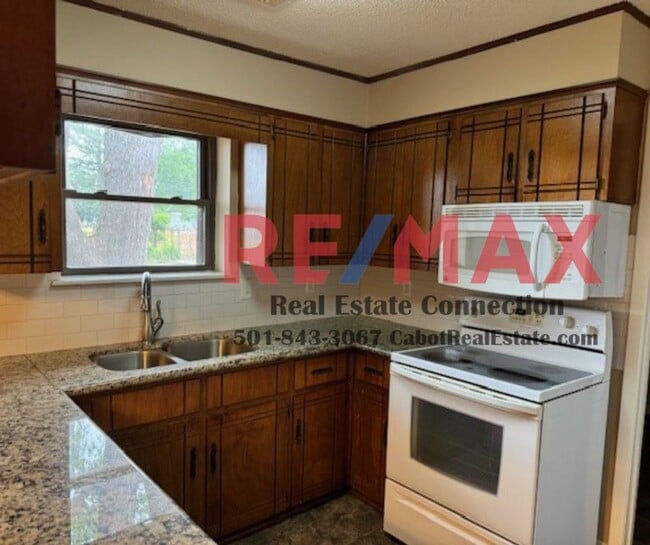 Building Photo - Sorry No Smoking/Vaping and Pets Permitted with Restrictions