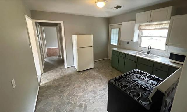 Foto principal - 2425 Denison St