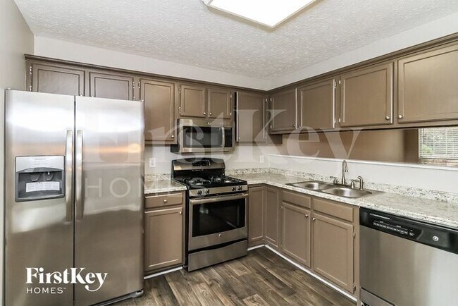 Building Photo - 1822 Cres Hill Dr NW