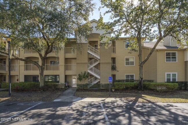 Building Photo - 19 Arbor Club Dr