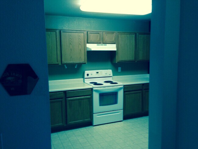 Building Photo - 722 N 112th Dr