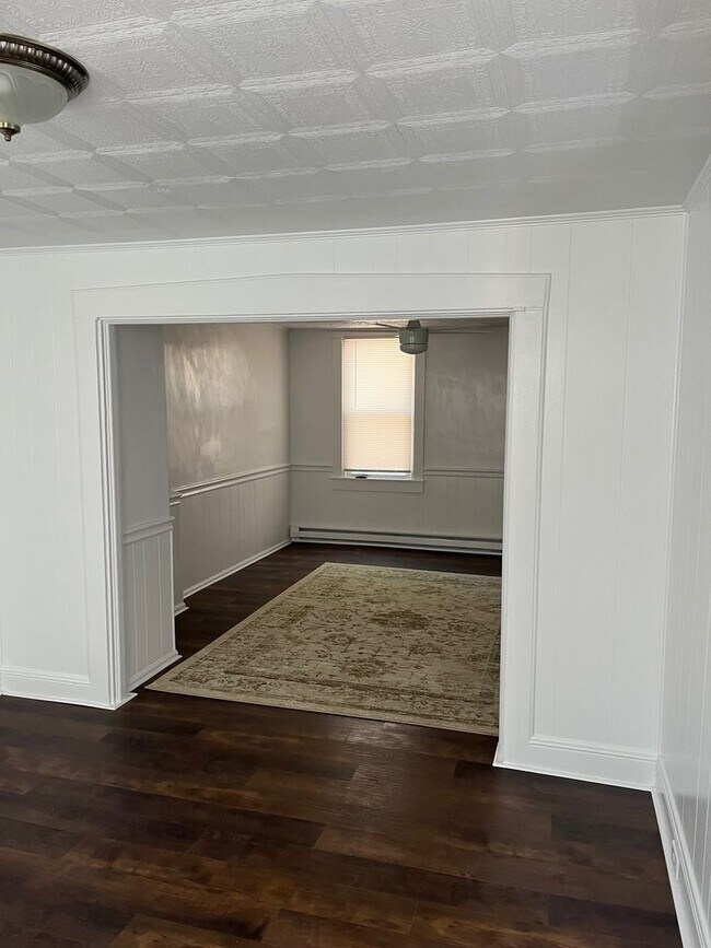 Foto del edificio - Spacious 3Bed/1 Bath Townhouse