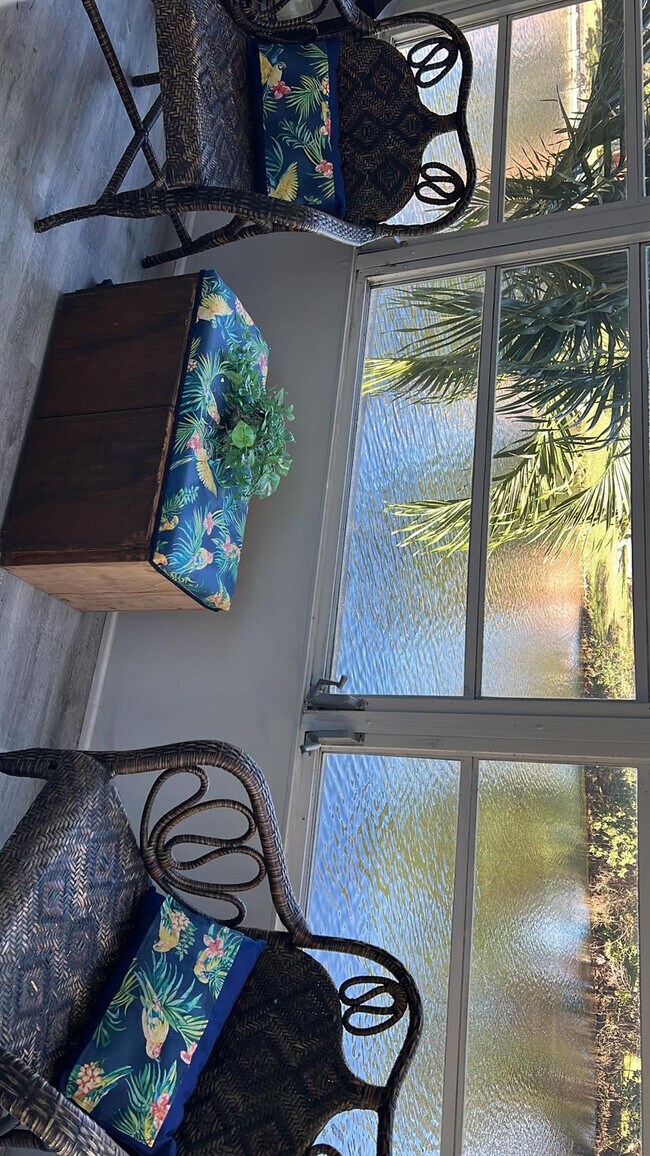 Foto del edificio - 9070 Lime Bay Blvd