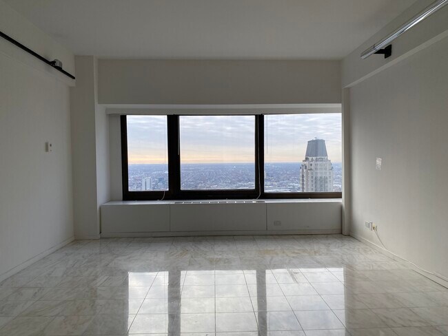 Building Photo - 175 E Delaware Pl