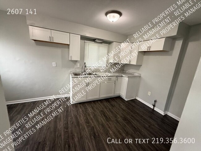 Building Photo - 2607 141-