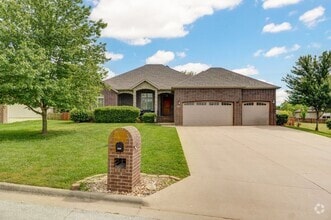 Building Photo - 527 Quail Run