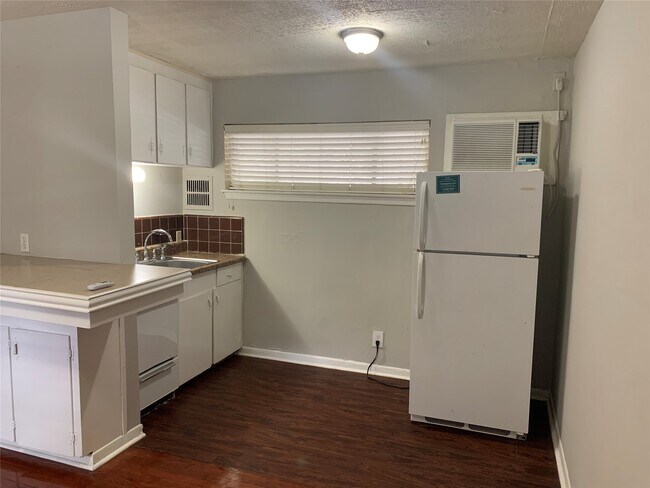 Foto del edificio - 8715 Timberside Dr