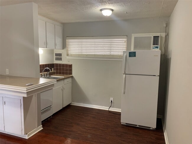 Building Photo - 8715 Timberside Dr