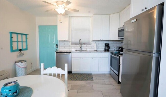 Building Photo - 5600 Bonita Beach Rd SW