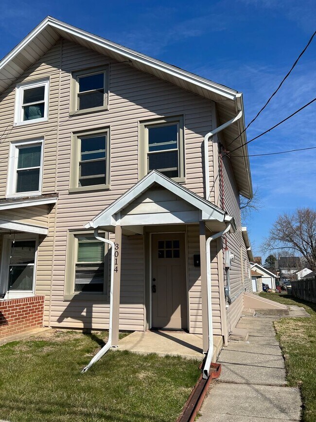Building Photo - Completely remodeled TWO BEDROOM Twin