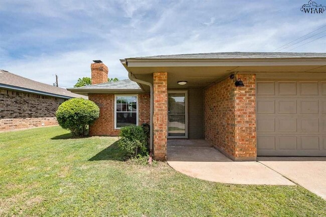 Building Photo - 6000 Laci Ln