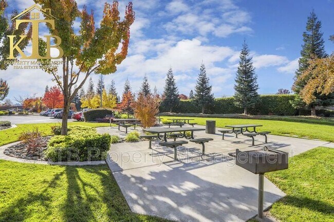 Foto del edificio - 8866 Wheelton Rd