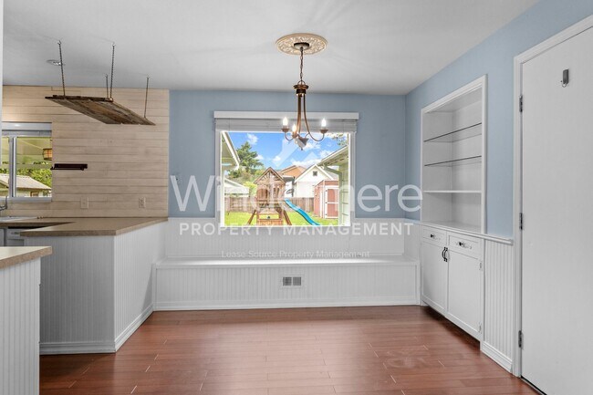 Foto del edificio - Desirable Rancher style home located in Ce...