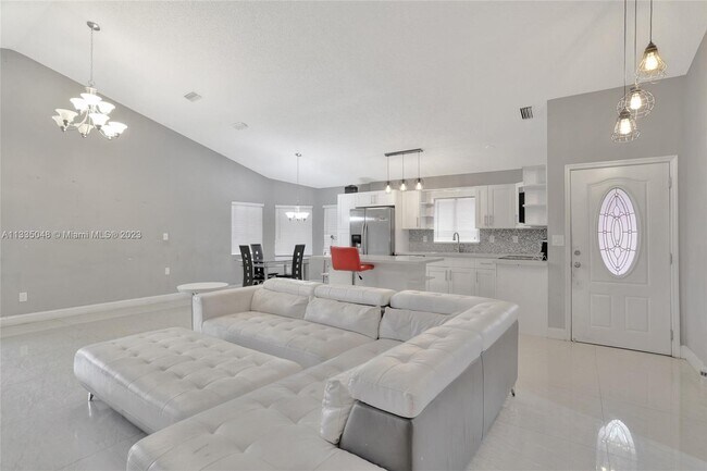 Foto del edificio - 1022 W Jasmine Ln