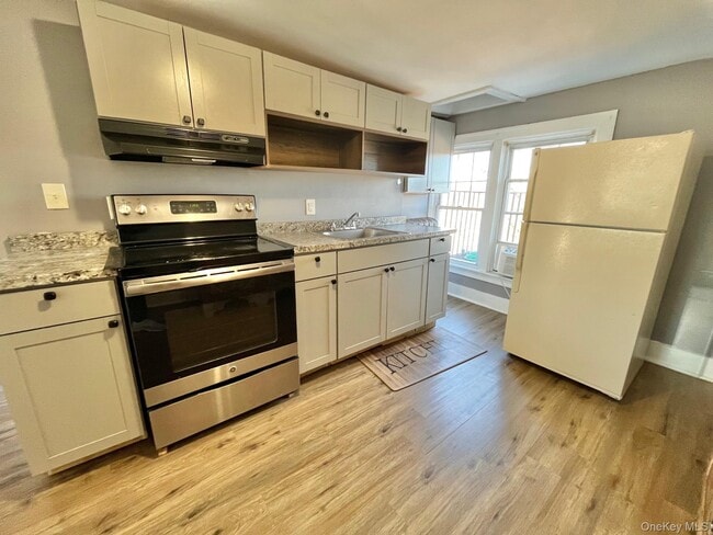 Building Photo - 49 Vernon Ave