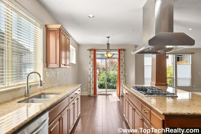 Building Photo - Beautiful 4 Bedroom 2.5 Bath  Arbor Height...