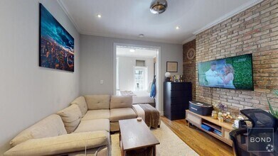 Building Photo - 250 Mott St